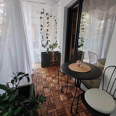 Апартамент Soho Бургас